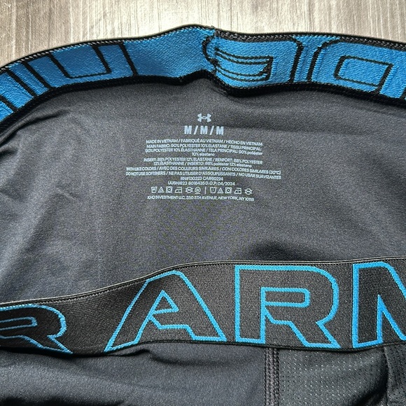 Under Armour Performance Microfiber Boxer Brief - Medium - Picture 3 of 3